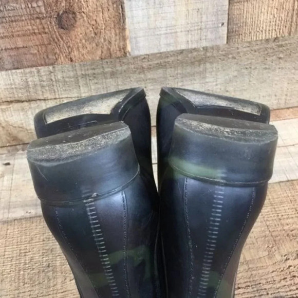 J. Crew Black Green Swirl Rubber Chelsea Boots Womens 7 Slip On Ankle Bootie - Picture 12 of 12